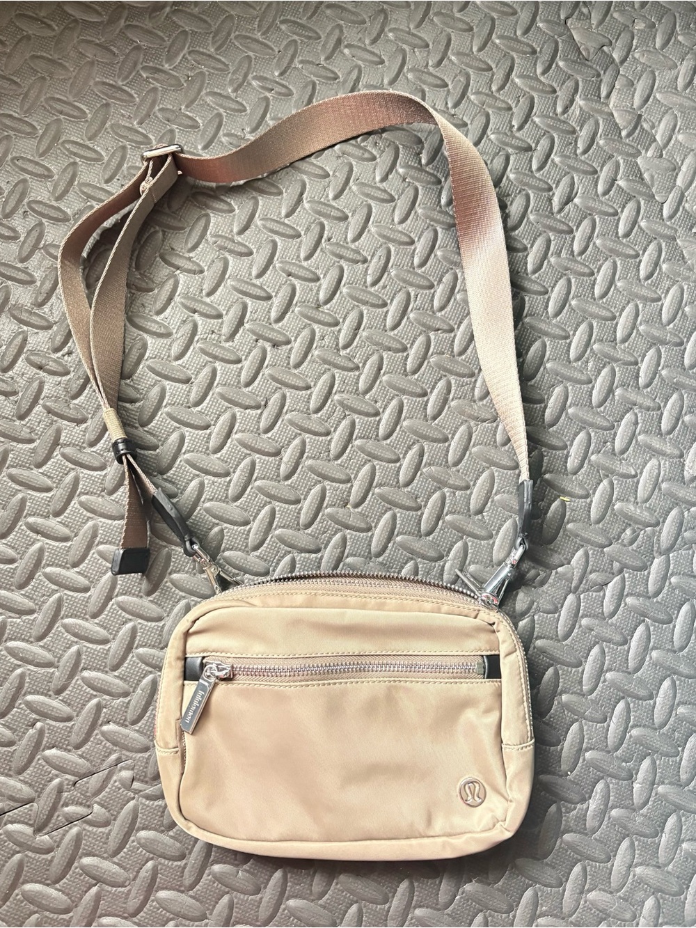 Lululemon Crossbody/Belt Bag *NWOT